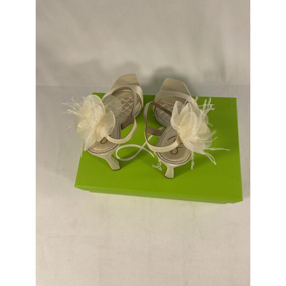 Sam Edelman Shoes Women's Size 8 Leana Pearl Silk Flower Heels Bridal Dressy - Picture 5 of 7